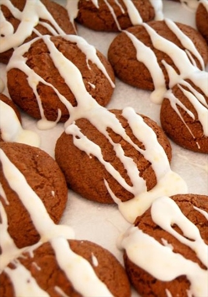 Iced molasses Cookie